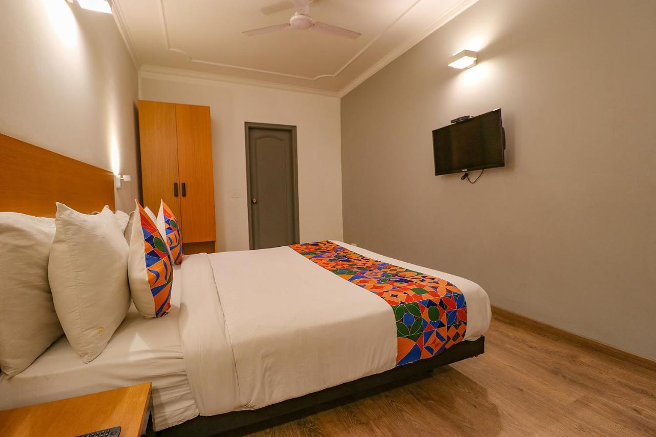 Fabhotel Lord Inn New Delhi Exterior foto