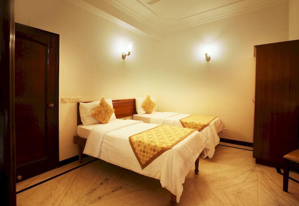 Fabhotel Lord Inn New Delhi Exterior foto