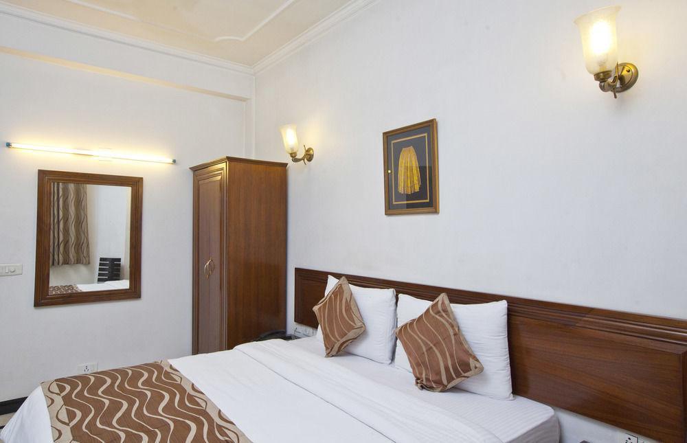 Fabhotel Lord Inn New Delhi Exterior foto